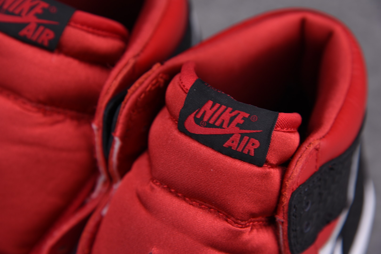 Air Jordan 1 Retro High OG Satin Red